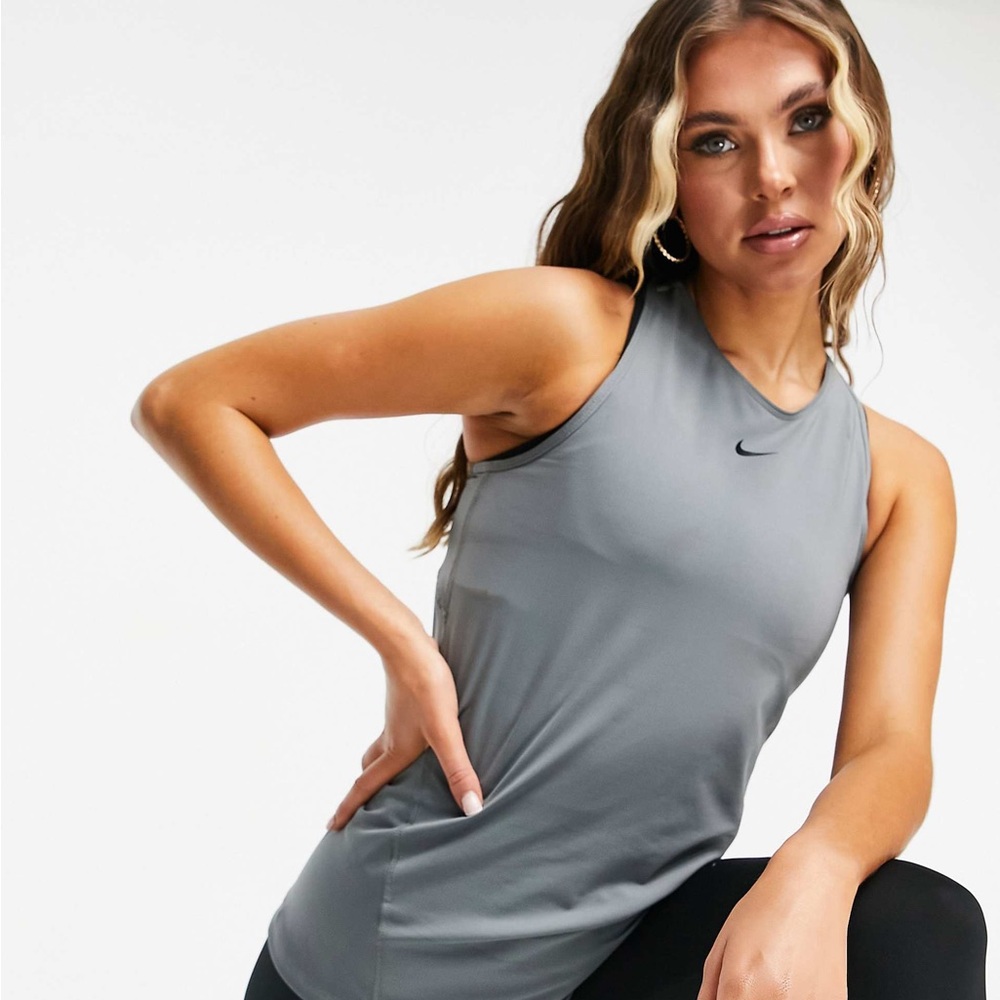 Nike Pro Drifit Racerback Tank Top